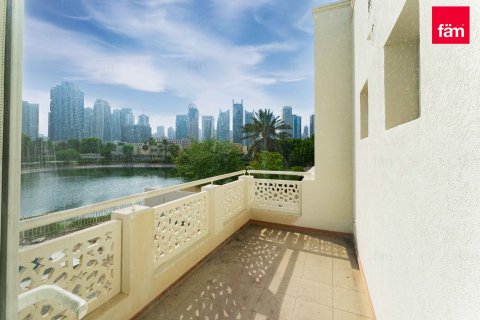 Villa en Dubai, 5 dormitorios, 710.6 m², № 47798 - foto 3