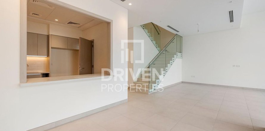 Adosado en Al Furjan, Dubai, 3 dormitorios, 245 m², № 19877