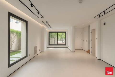 فيلا في البرشاء, دبي 4 غرف نوم, 367.2 م² رقم 94771 - صورة 2