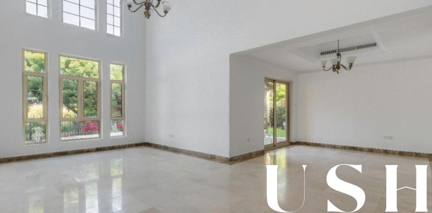 Вилла в Jumeirah Islands, Дубай, 4 спальни, 1025м², № 39654