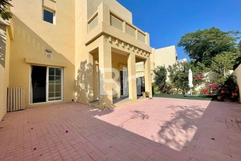 Villa à The Lakes, Dubai, 3 chambres, 274 m², № 22083 - photo 1