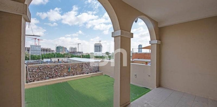 Maison de ville à Jumeirah Village Circle, Dubai, 3 chambres, 307 m², № 22081
