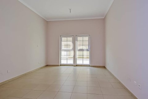 Купить квартиру в Дубай Инвестмент Парке, Дубай: 3 спальни, 242м², № 22082 - фото 5