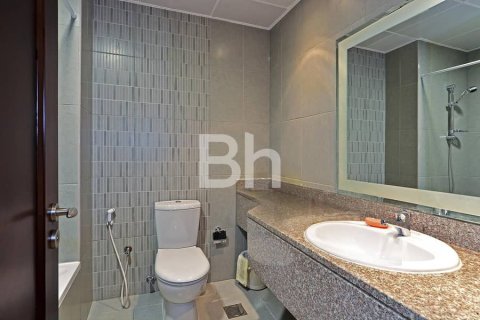 Купить квартиру в Дубай Инвестмент Парке, Дубай: 3 спальни, 242м², № 22082 - фото 11