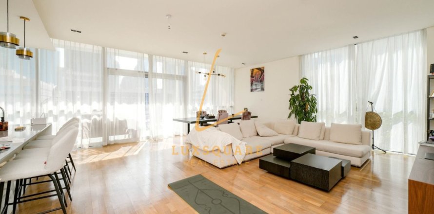 Apartamento en Al Wasl, Dubai, 3 dormitorios, 204 m², № 89813