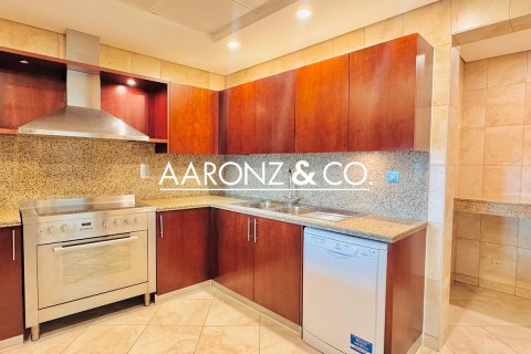 Снять в аренду квартиру в Джумейра Бич Резиденс, Дубай: 3 спальни, 242м², № 89826 - фото 13