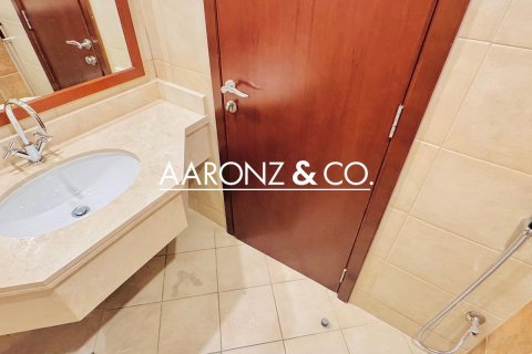 Снять в аренду квартиру в Джумейра Бич Резиденс, Дубай: 4 спальни, 345м², № 89825 - фото 17