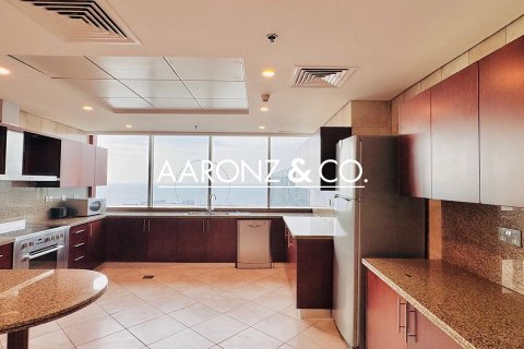 Снять в аренду квартиру в Джумейра Бич Резиденс, Дубай: 4 спальни, 345м², № 89825 - фото 14