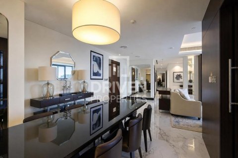 Apartment in Downtown Dubai (Downtown Burj Dubai), Dubai 2 bedrooms, 176.7 sq.m. № 138215 - photo 22