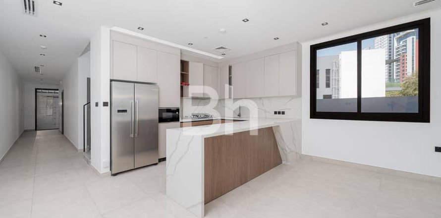 Adosado en Jumeirah Village Circle, Dubai, 4 dormitorios, 252 m², № 57780