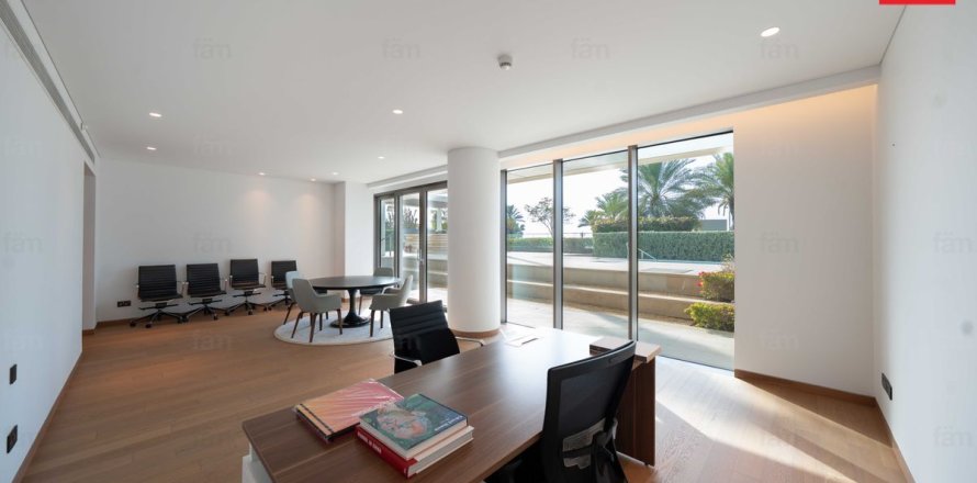 Квартира в Пальме Джумейре, Дубай, студия, 896.2м², № 92042