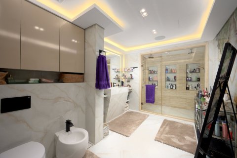 Villa in Jumeirah Golf Estates, Dubai 6 bedrooms, 516.08 sq.m. № 141148 - photo 5