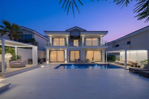 Villa in Jumeirah Golf Estates, Dubai 6 bedrooms, 516.08 sq.m. № 141148 - photo 13