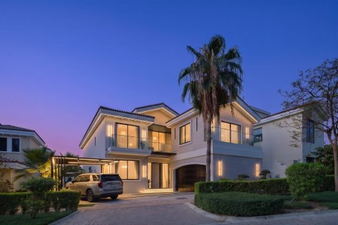 Villa in Jumeirah Golf Estates, Dubai 6 bedrooms, 516.08 sq.m. № 141148