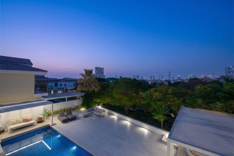 Villa in Jumeirah Golf Estates, Dubai 6 bedrooms, 516.08 sq.m. № 141148 - photo 12
