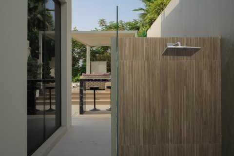 Villa in Jumeirah Golf Estates, Dubai 6 bedrooms, 516.08 sq.m. № 141148 - photo 17