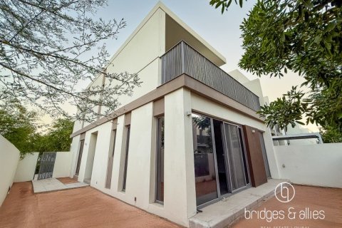 Вилла в Tilal Al Ghaf, Дубай, 4 спальни, 232м², № 90912