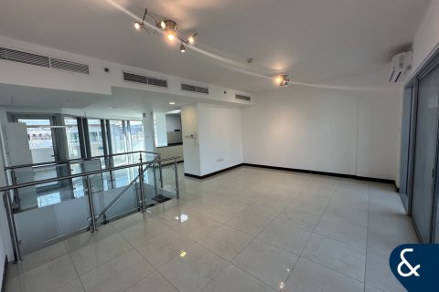 Villa à Jumeirah Village Circle, Dubai, 2 chambres, 230 m², № 78597 - photo 1