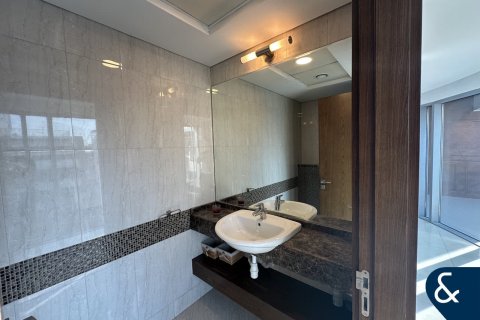 Villa à Jumeirah Village Circle, Dubai, 2 chambres, 230 m², № 78597 - photo 10