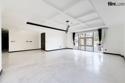 Купить виллу в Дубае: 6 спален, 511м², № 89613 - фото 14