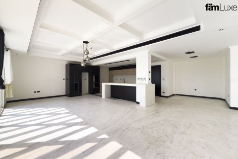 Купить виллу в Дубае: 6 спален, 511м², № 89613 - фото 7