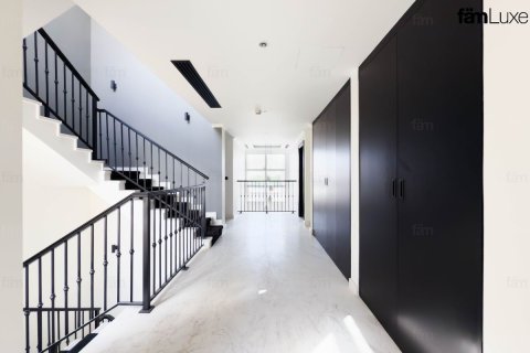 Купить виллу в Дубае: 6 спален, 511м², № 89613 - фото 21