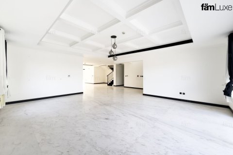 Купить виллу в Дубае: 6 спален, 511м², № 89613 - фото 10