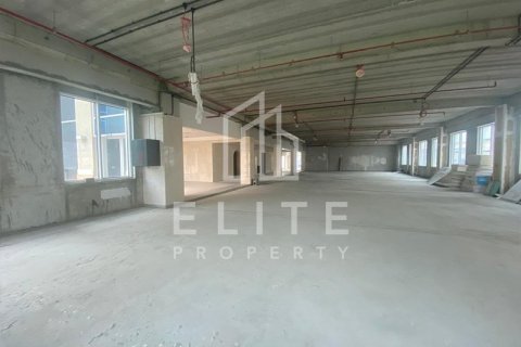 Building in Dubai Investment Park, Dubai 3528 sq.m. № 38883 - photo 1