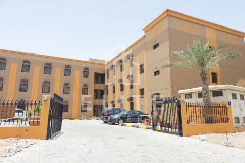 Labor Camp in Dubai Investment Park, Dubai 2850 sq.m. № 38877 - photo 2
