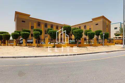 Labor Camp in Dubai Investment Park, Dubai 2850 sq.m. № 38877 - photo 1