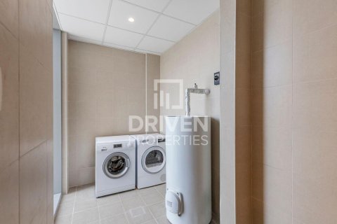 Apartment in Al Wasl, Dubai 2 bedrooms, 167.97 sq.m. № 128068 - photo 11