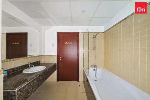 Apartment in Dubai 3 bedrooms, 201.8 sq.m. № 139102 - photo 17