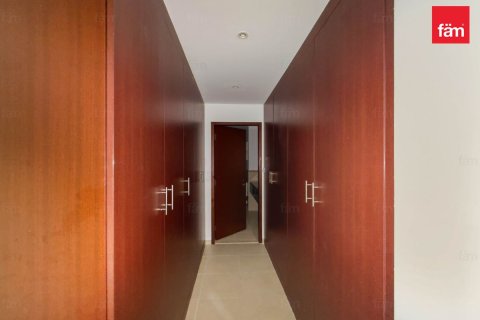Apartment in Dubai 3 bedrooms, 201.8 sq.m. № 139102 - photo 15