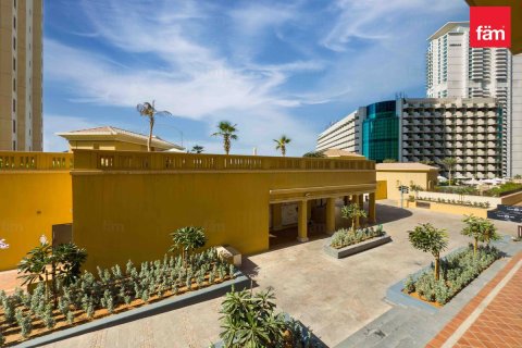 Apartment in Dubai 3 bedrooms, 201.8 sq.m. № 139102 - photo 21
