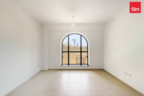 Apartment in Dubai 3 bedrooms, 201.8 sq.m. № 139102 - photo 12