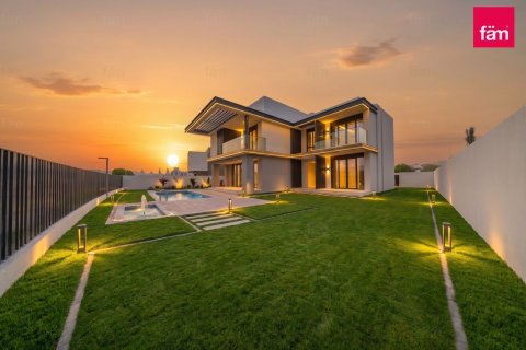 Villa en Jebel Ali, Dubai, 5 dormitorios, 732.7 m², № 139101 - foto 2