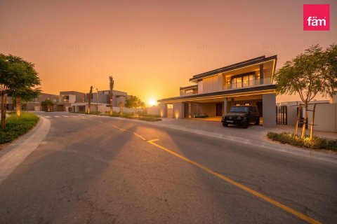 Villa en Jebel Ali, Dubai, 5 dormitorios, 732.7 m², № 139101