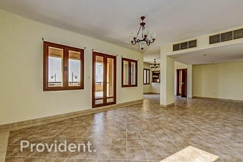 Apartment in Dubai Festival City, Dubai 3 bedrooms, 307 sq.m. № 2860 - photo 6