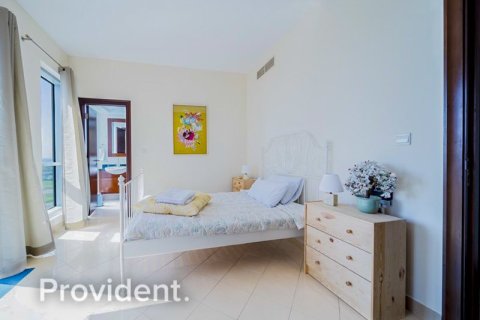 Apartment in The Views, Dubai 3 bedrooms, 187.4 sq.m. № 2875 - photo 10