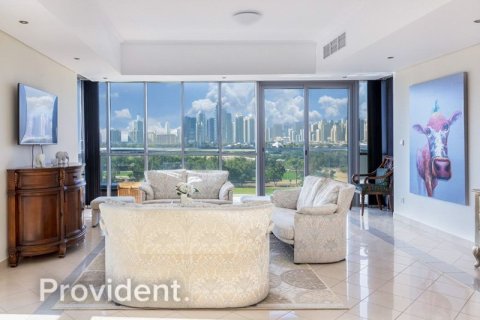 Apartment in The Views, Dubai 3 bedrooms, 187.4 sq.m. № 2875 - photo 2