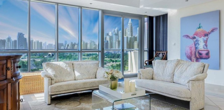 Apartment in The Views, Dubai 3 bedrooms, 187.4 sq.m. № 2875