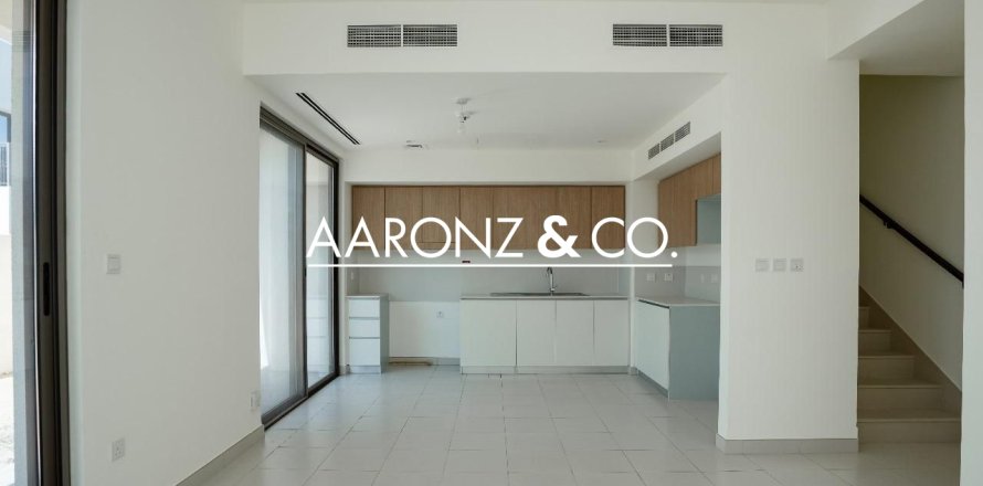 Villa in Dubai South (Dubai World Central), Dubai 3 bedrooms, 130 sq.m. № 85382