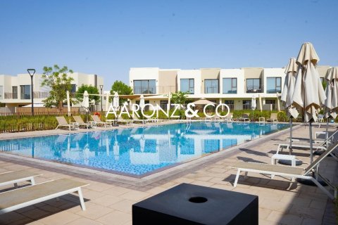 Villa in Dubai South (Dubai World Central), Dubai 3 bedrooms, 130 sq.m. № 85382 - photo 28