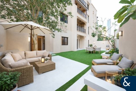 Apartment in Old Town, Dubai 2 bedrooms, 232 sq.m. № 79259