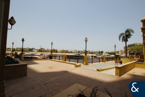 Apartment in Palm Jumeirah, Dubai 3 bedrooms, 256 sq.m. № 99183 - photo 26