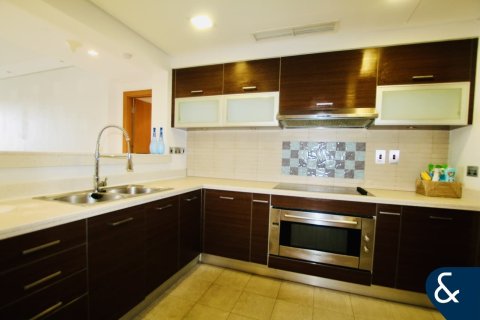 Apartment in Palm Jumeirah, Dubai 3 bedrooms, 256 sq.m. № 99183 - photo 6