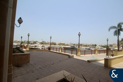 Apartment in Palm Jumeirah, Dubai 3 bedrooms, 256 sq.m. № 99183 - photo 15