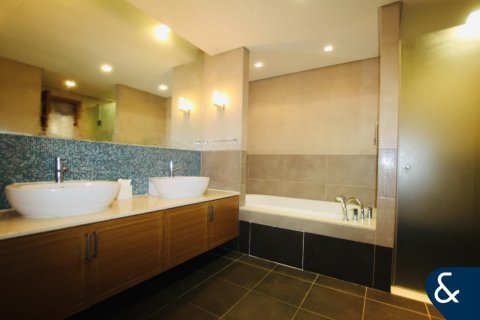 Apartment in Palm Jumeirah, Dubai 3 bedrooms, 256 sq.m. № 99183 - photo 11