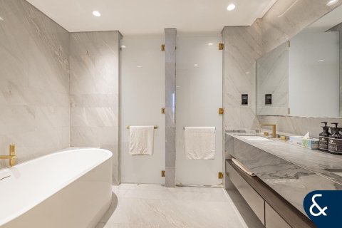 Apartment in Palm Jumeirah, Dubai 2 bedrooms, 153 sq.m. № 99187 - photo 17