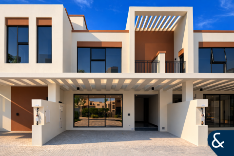 Таунхаус в Damac Lagoons, Дубай, 4 спальни, 212м², № 98265